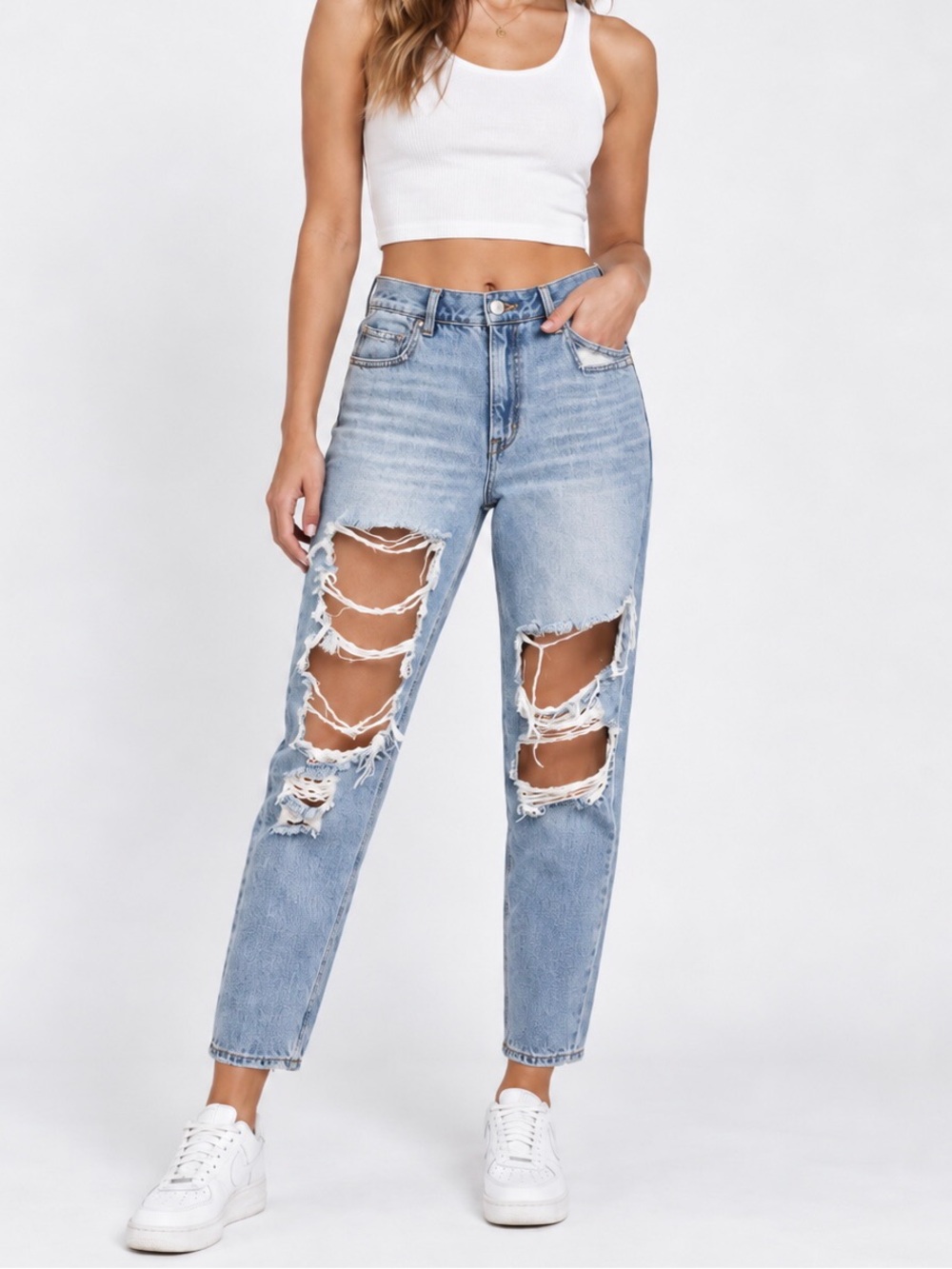 American Eagle Mom Jeans Distressed High Rise Size 10 Light Wash 100% Cotton